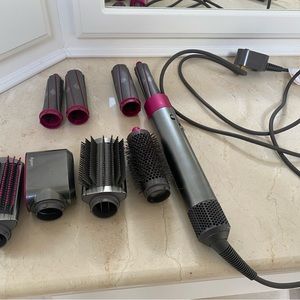 Dyson airwrap complete set with case-like new